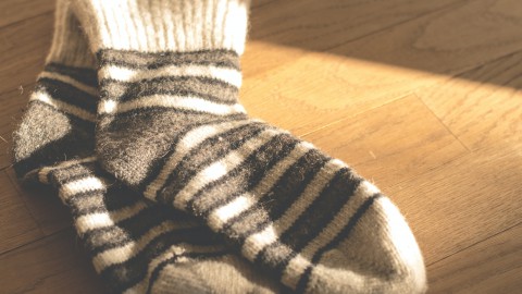 Waarom is het slim om met sokken aan te slapen?