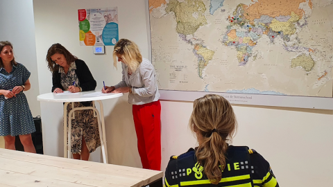 Snelle steun voor leerlingen na huiselijk geweld Nieuwe werkwijze ‘Handle with Care’ in Hilversum en Gooise Meren