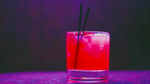 Deze roze gin-cocktail is perfect voor elke gelegenheid