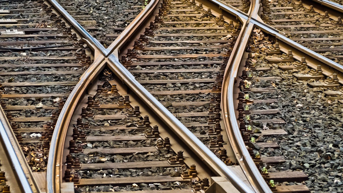 Tweetal draait door in trein en wordt opgepakt bij station Hilversum