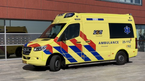 Scooterrijdster ernstig gewond bij ongeval in Bussum