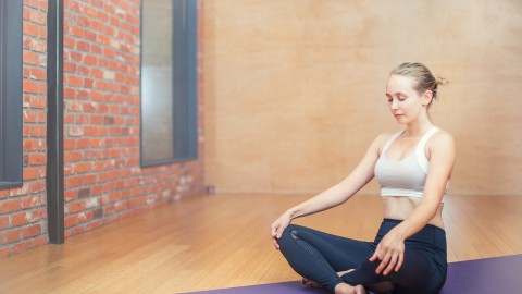 Meditatie in klank en beweging bij Yogalotus in Bussum