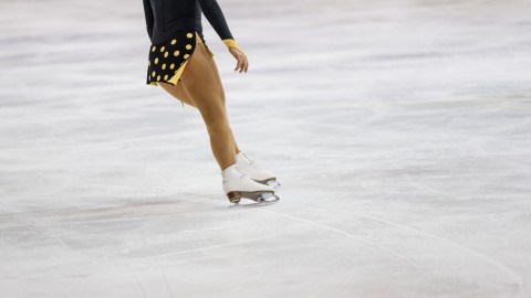 Streep door Larense schaatsbaan