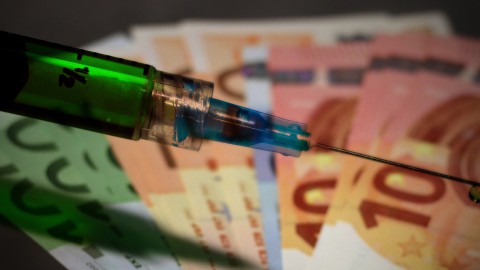 Samenwerking Duitsland, Frankrijk, Italië en Nederland in verwerven van vaccins voor Europese en andere landen